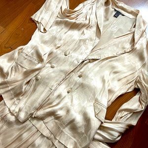 Victoria’s Secret silk flower pajama set 😍